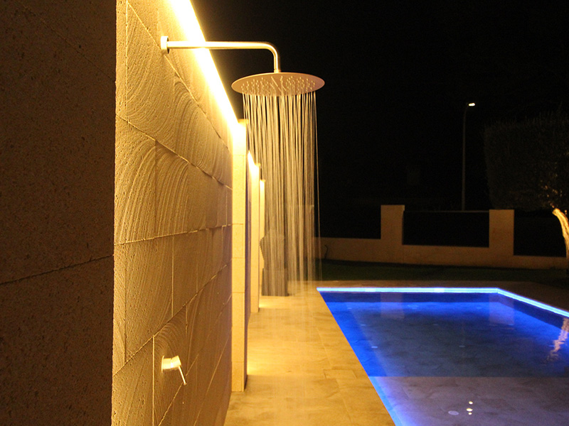 Construcción & Reformas: Exterior de la casa - Casetas depurador -  Piscilimp - Especialistas en piscinas